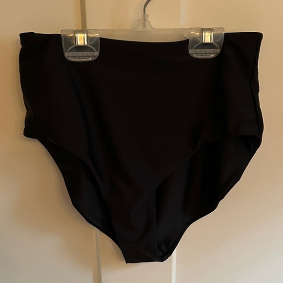Elegant Black Tie-Front Bikini, size S - Picture 5 of 8